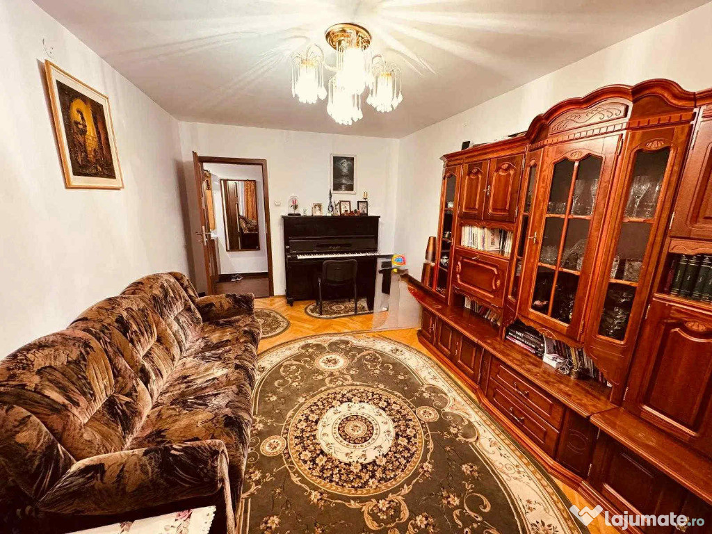Apartament 3 camere, decomandat - zona Scriitorilor