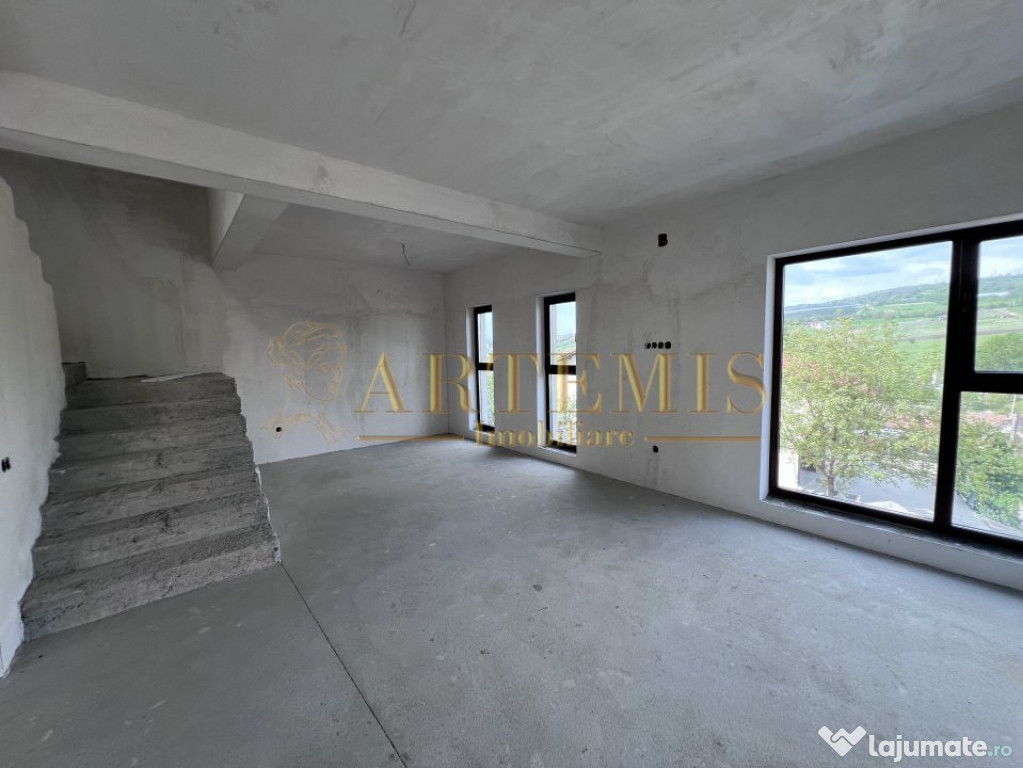 Casă tip duplex, 4 camere, 111 mp., teren 125 mp., zona Iri