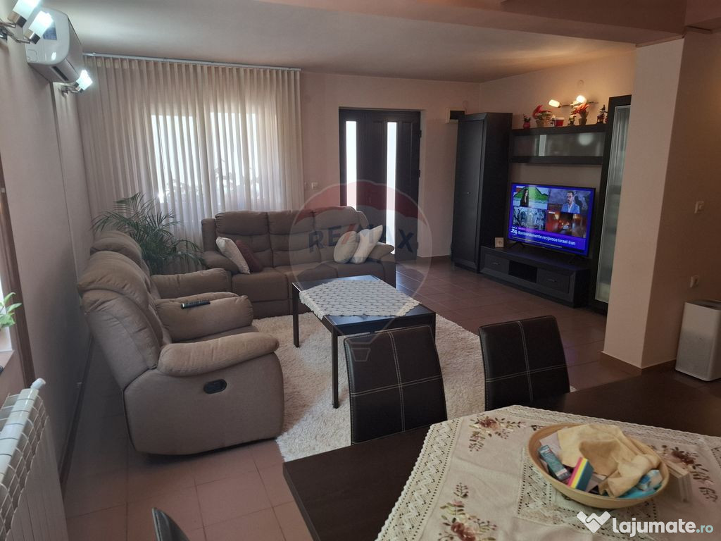 Casă / Vilă cu 5 camere de vânzare în zona Brestei