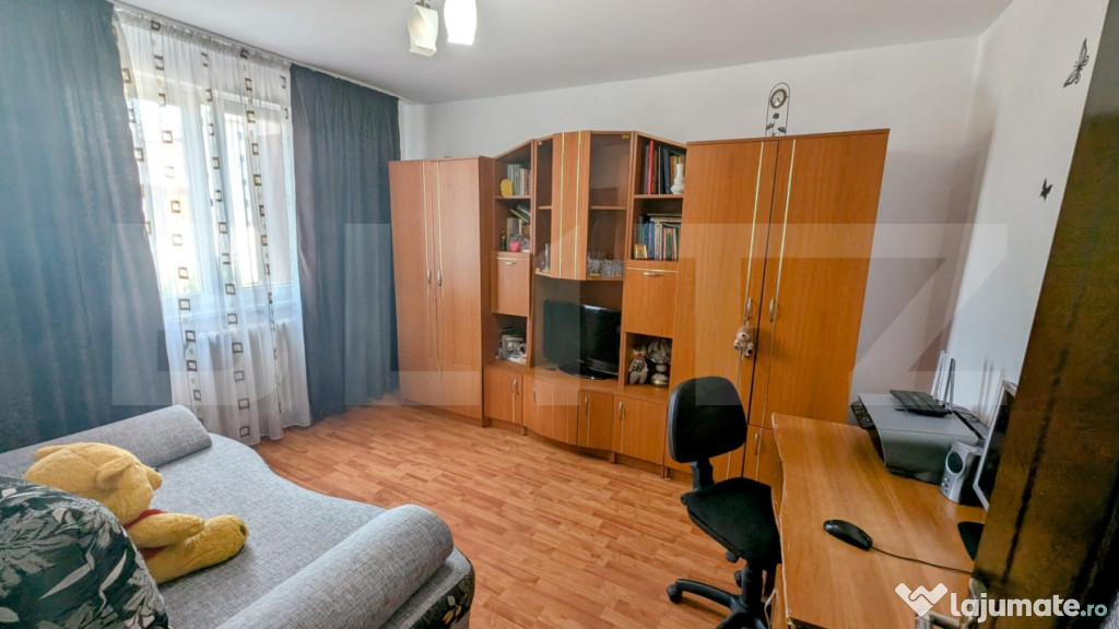 Apartament, 2 camere, decomandat, et. intermediar.