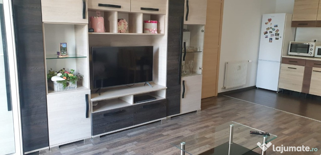 Inchiriez apartament 2 camere Oradea Nufarul cu parcare