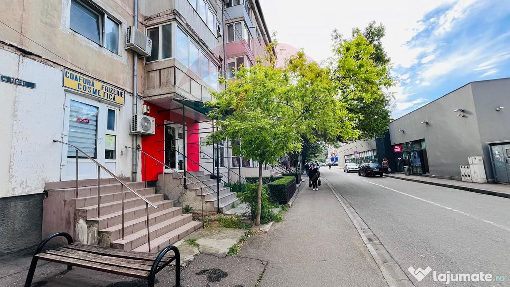 Spațiu comercial 2 camere zona piata Rogerius