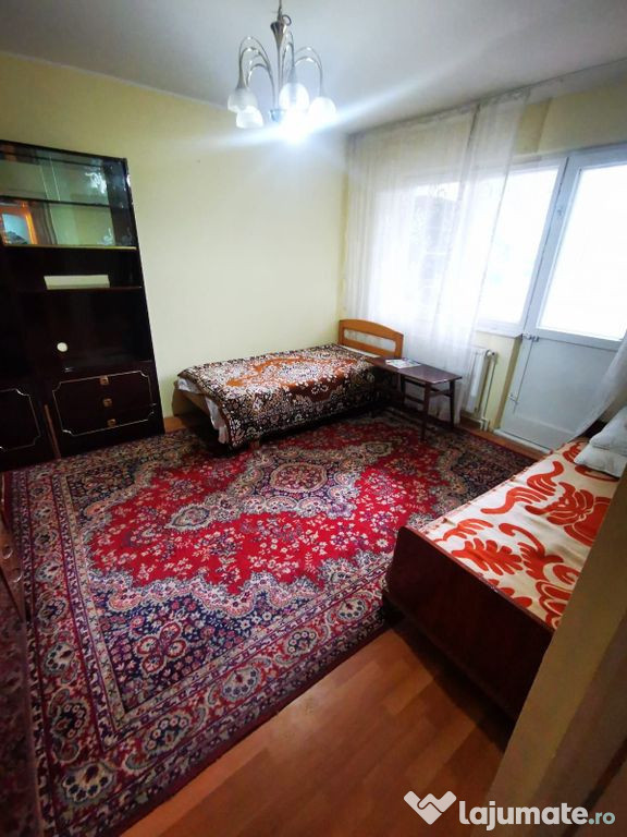 Apartament 3 camere de închiriat – Piața Centrală, G...