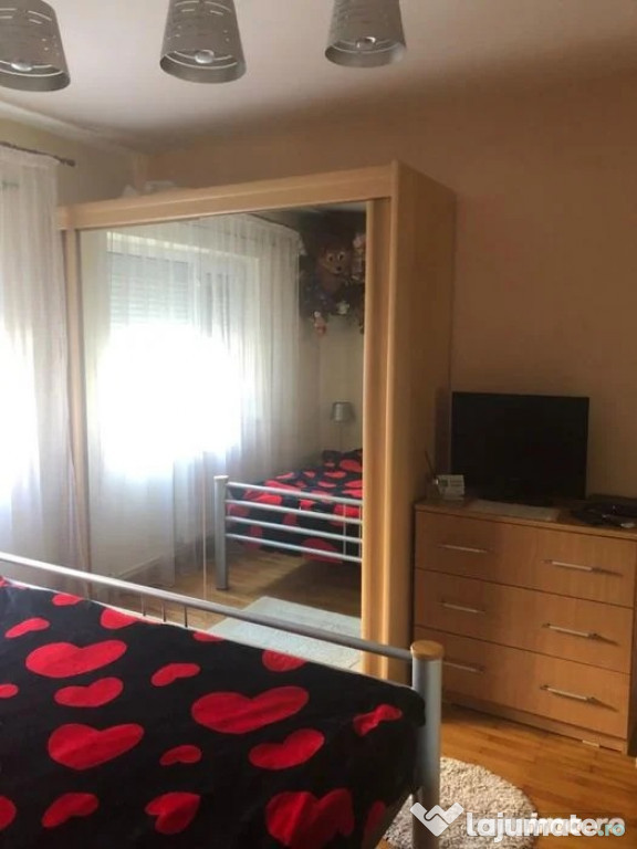 2 camere in zona Complexului Studentesc