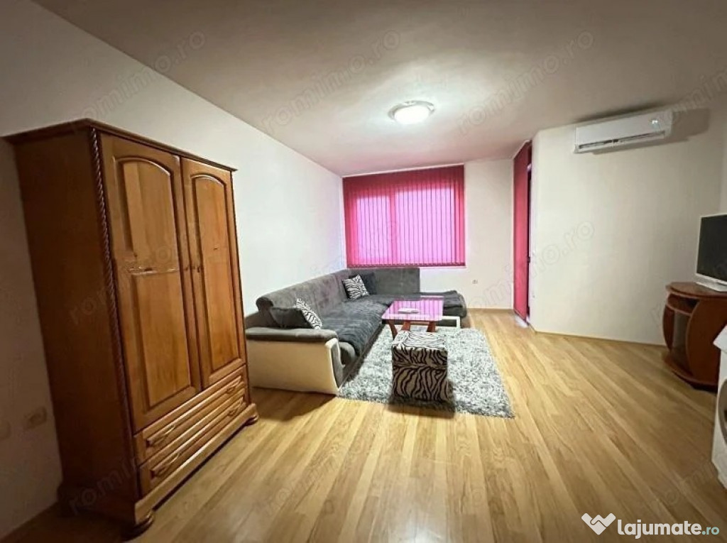 1 camera in zona Lipovei