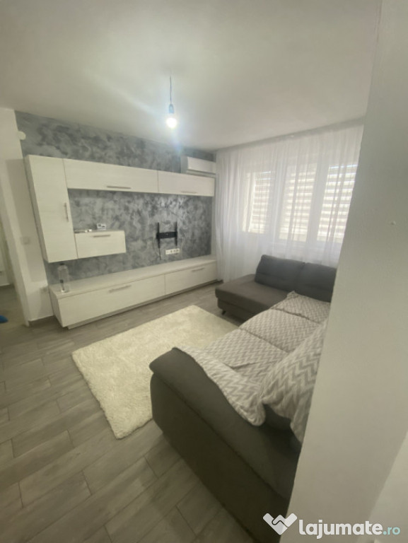 Apartament 2 camere la et 1/4 langa Biserica Mare