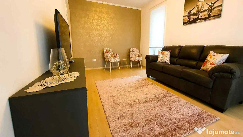 Apartament 2 camere, decomandat - zona Tractorul