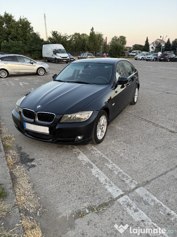 BMW E90 facelift 318D 2010