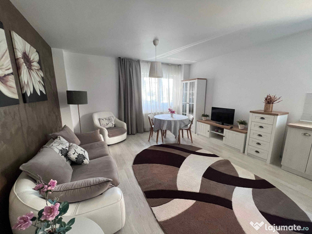 Apartament 3 camere, decomandat - zona Tractorul