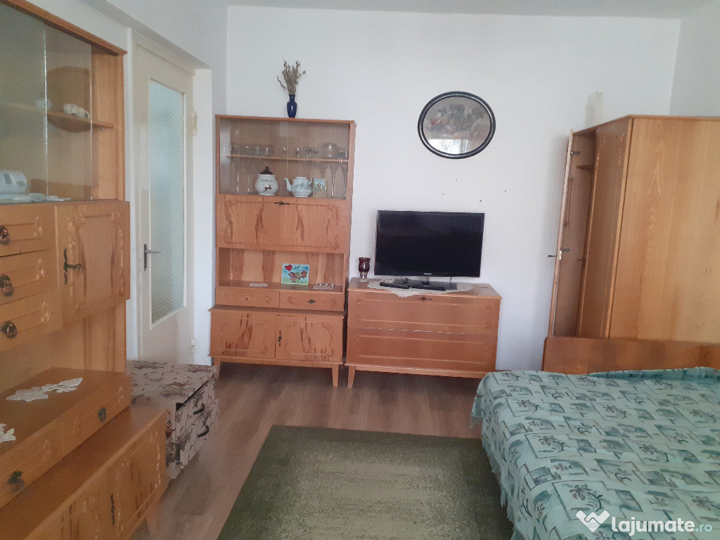 Inchiriez apartament 2 camere Valea Aurie