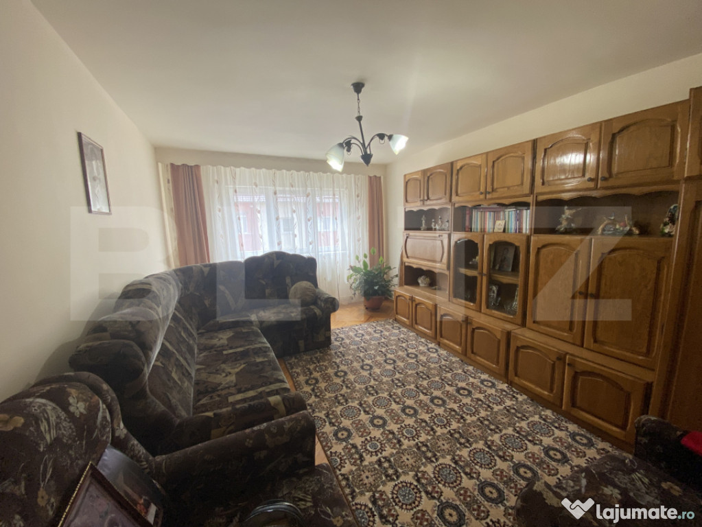 Apartament cu doua camere, 49 mp, zona centrala