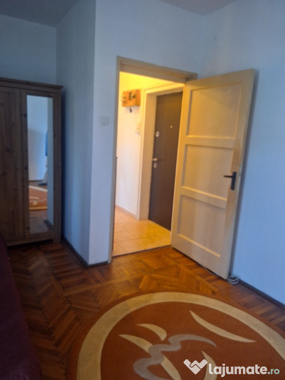Inchiriez garsonieră