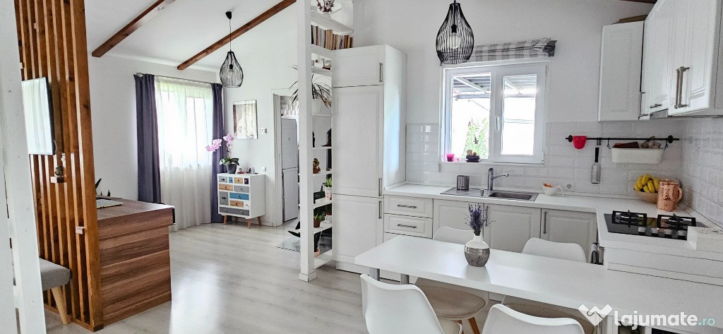 Casa cu priveliste si 980mp teren in Chinteni