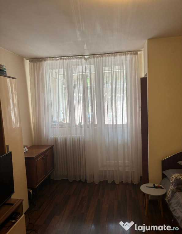 DEMOCRATIEI - gars.cf1,sd,p/4 cu balcon,G,F,T - 38900 euro