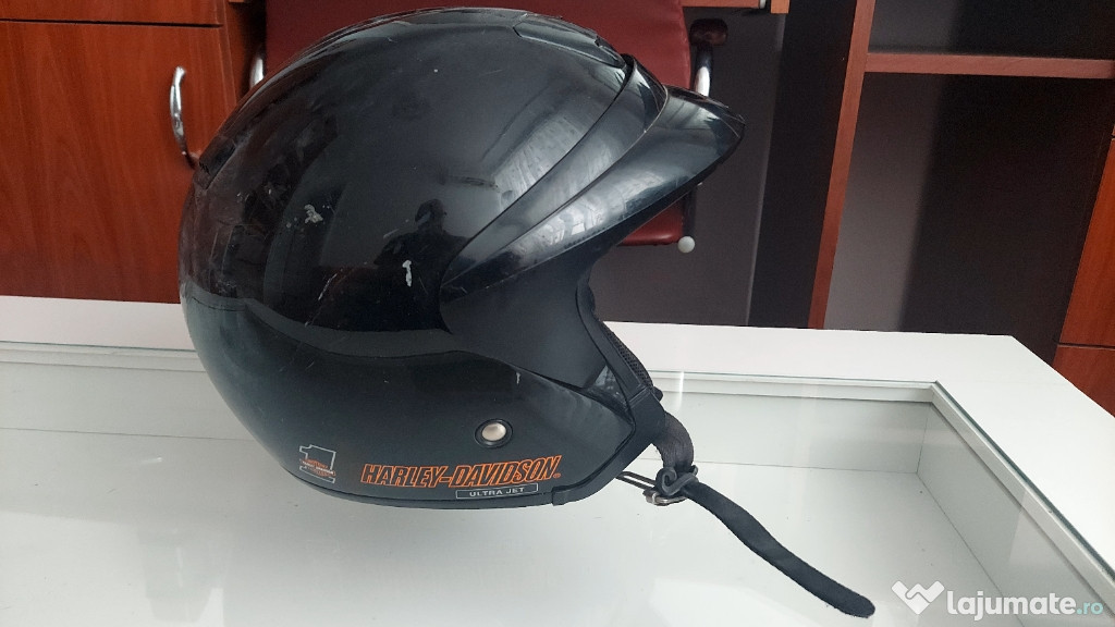 Vand casca pt motociclist sau scuterist