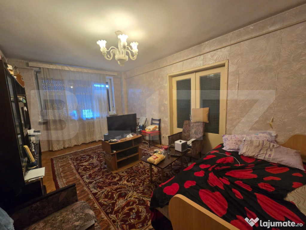 Apartament 4 camere decomandat, 90 mp, zona Spitalul Militar