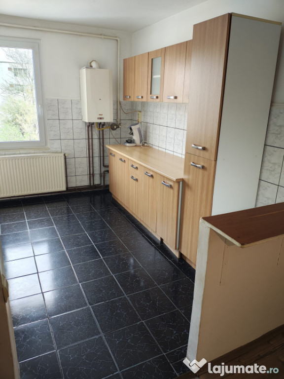 Apartament de 4 camere ( Hol H )-Tractorul