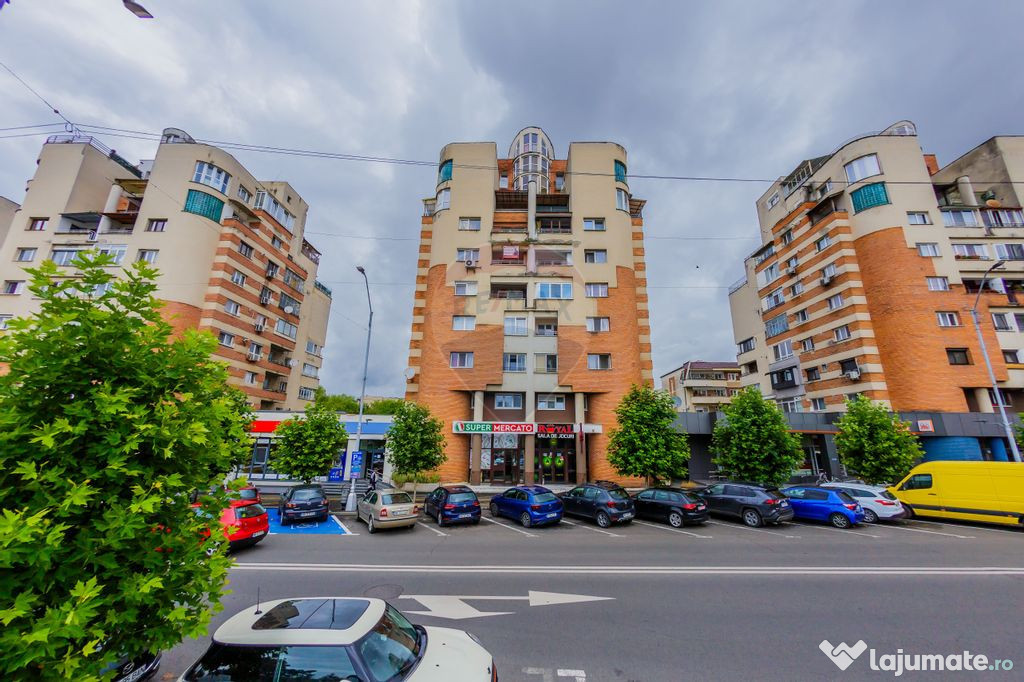 Apartament cu 3 camere de vânzare în zona Progresul