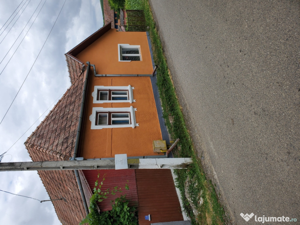 Casă duplex de vânzare