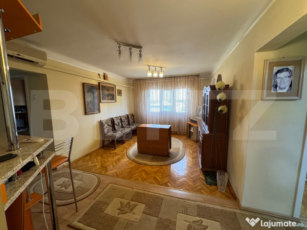 Apartament de 4 camere, decomandat, 87mp, 1 Mai zona Sara