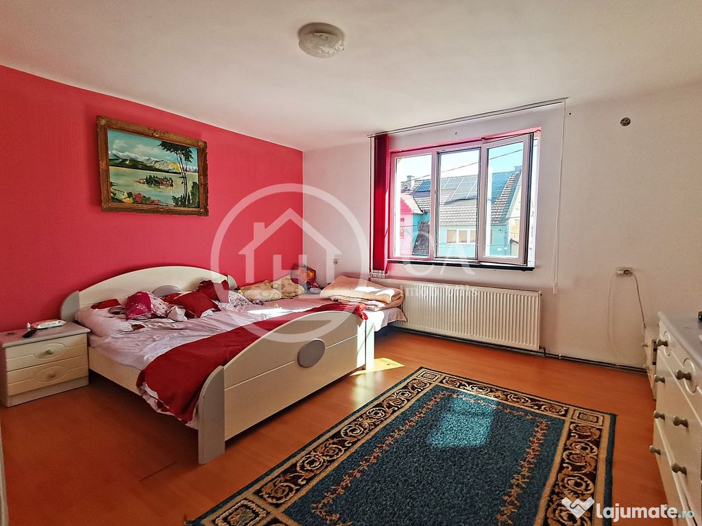 Casa de vanzare cu 4 camere, in zona Iosia, Oradea