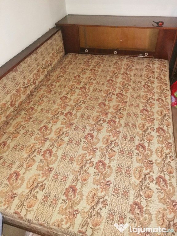 Mobilă veche de vânzare
