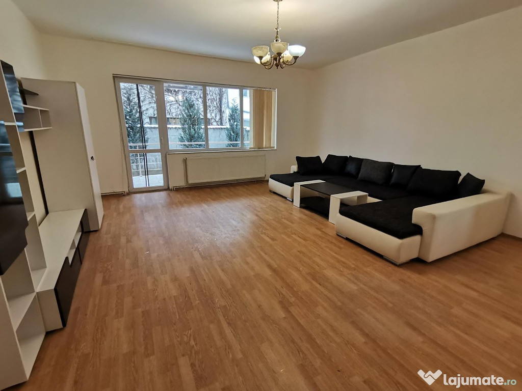 INCHIRIEZ apartament 3 camere decomandat la vila, zona Strand