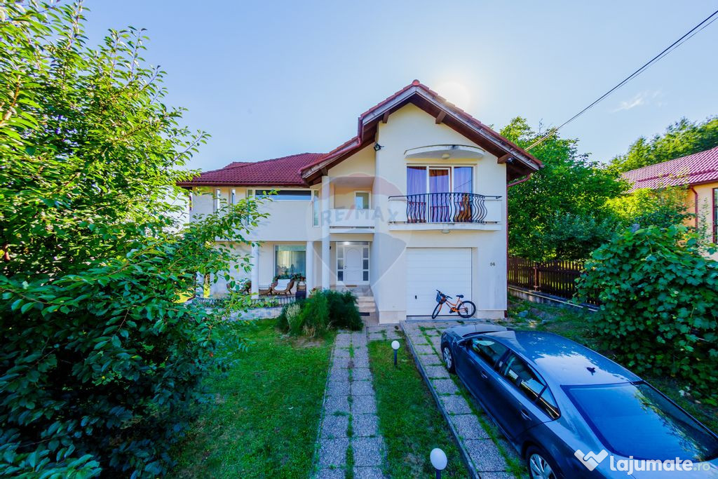 Casă elegantă în zonă exclusivistă, cu priveliște d...