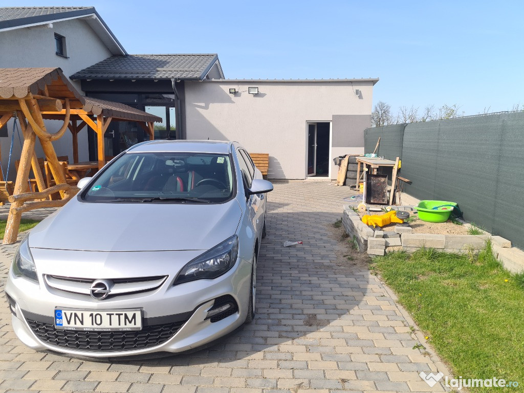 Opel Astra J Sports Tourer Biturbo Diesel