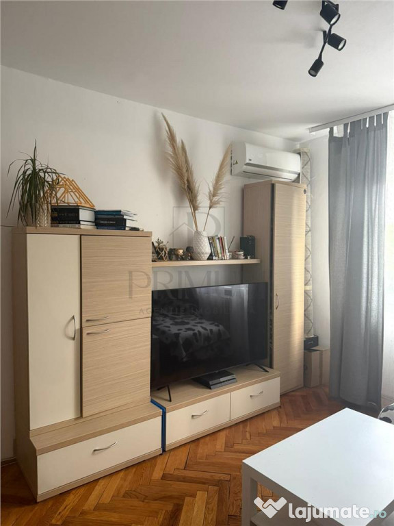 Gheorghe Lazar - 2 Camere - Etaj intermediar cu LIFT - Bloc