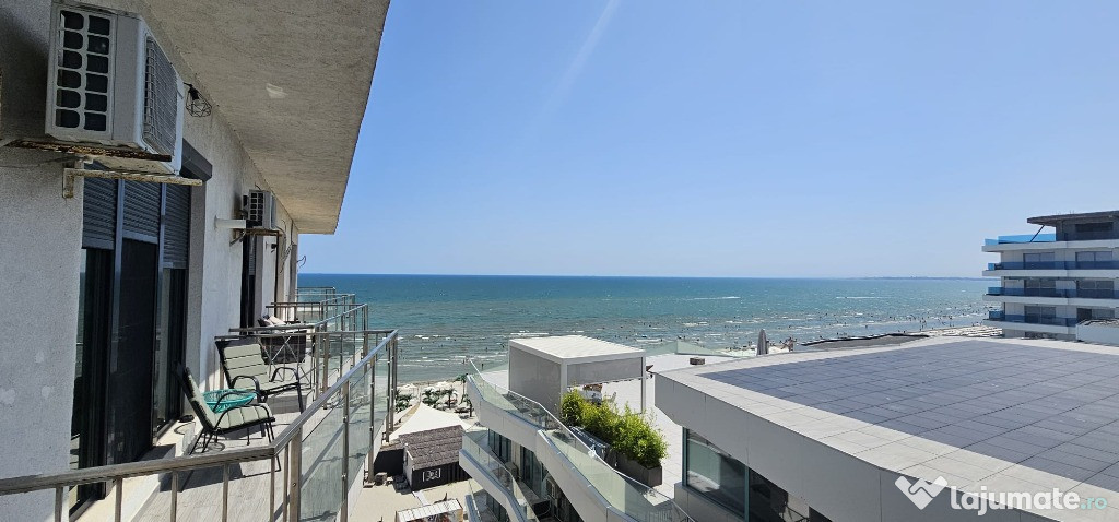 Garsoniera , prima linie la mare