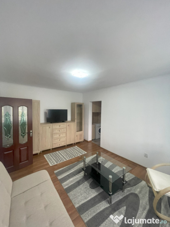 Apartament de 2 camere semidecomandat, 52 mp, ultracentral,