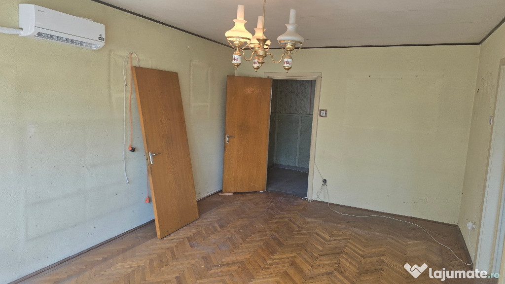 Vand apartament 3 camere decomandat in Deva, Titu Maiorescu, etaj 2