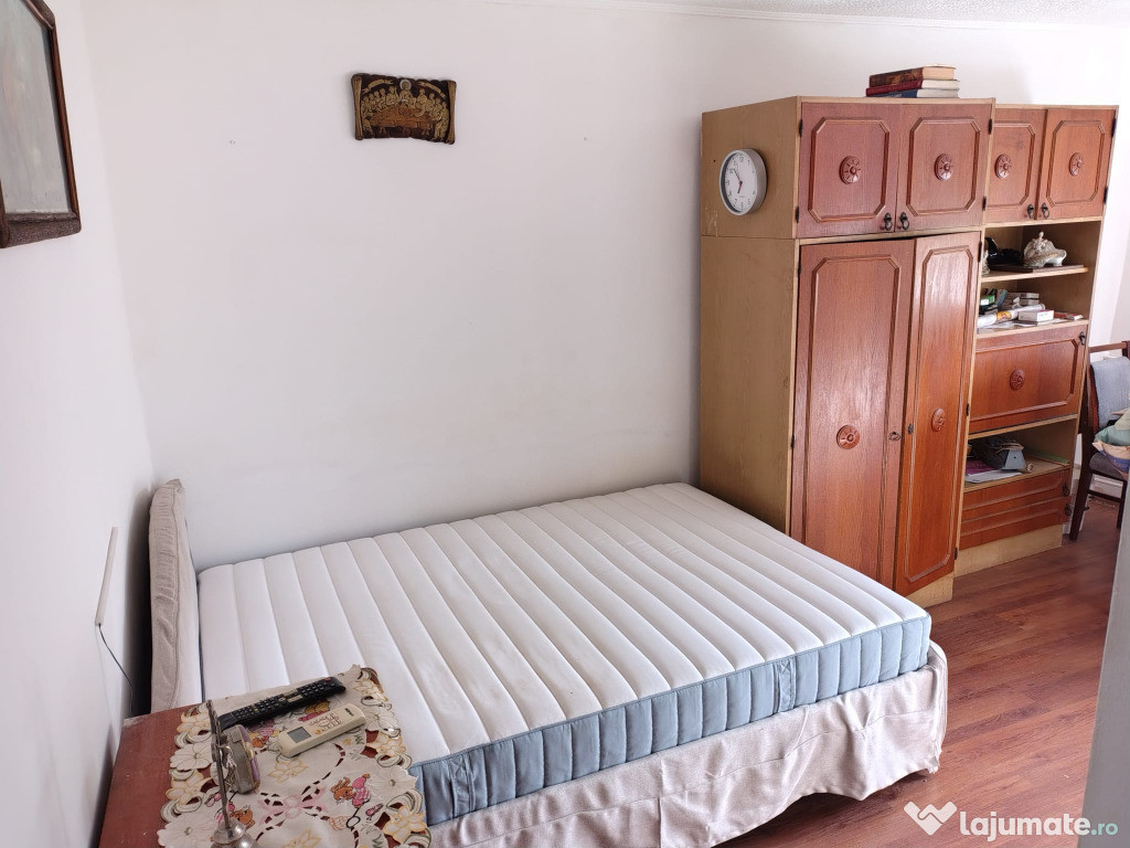 Garsonieră de închiriat str. Podului, 21 mp, etaj 2, 800 lei