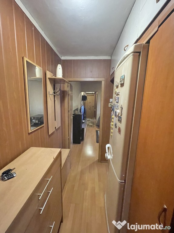 3 camere semidecomandat