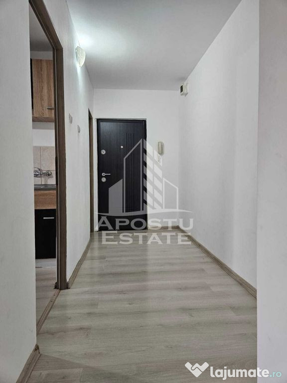 Apartament cu 2 camere, decomandat, etaj intermediar, zon...