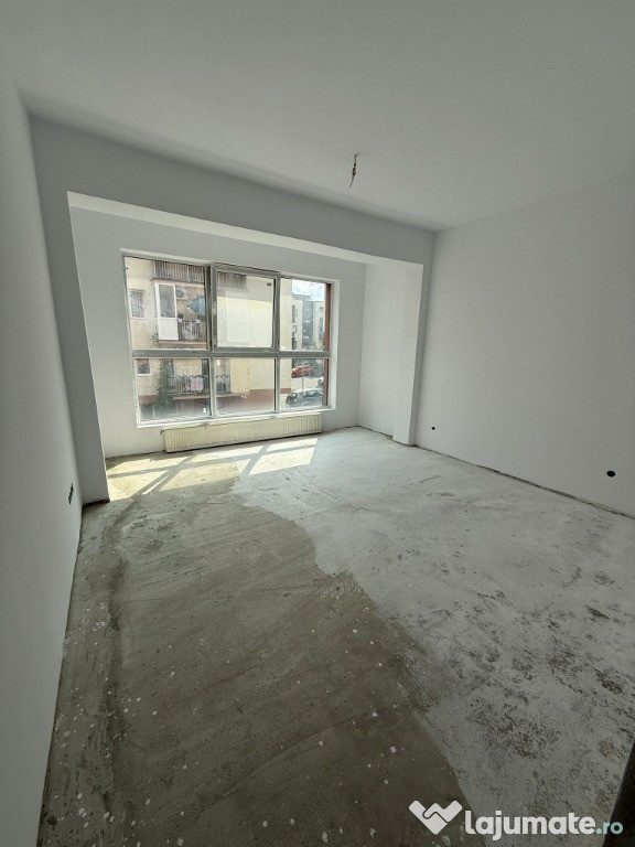 Apartament 2 camere semidecomandat cu parcare subterana zona Teilor