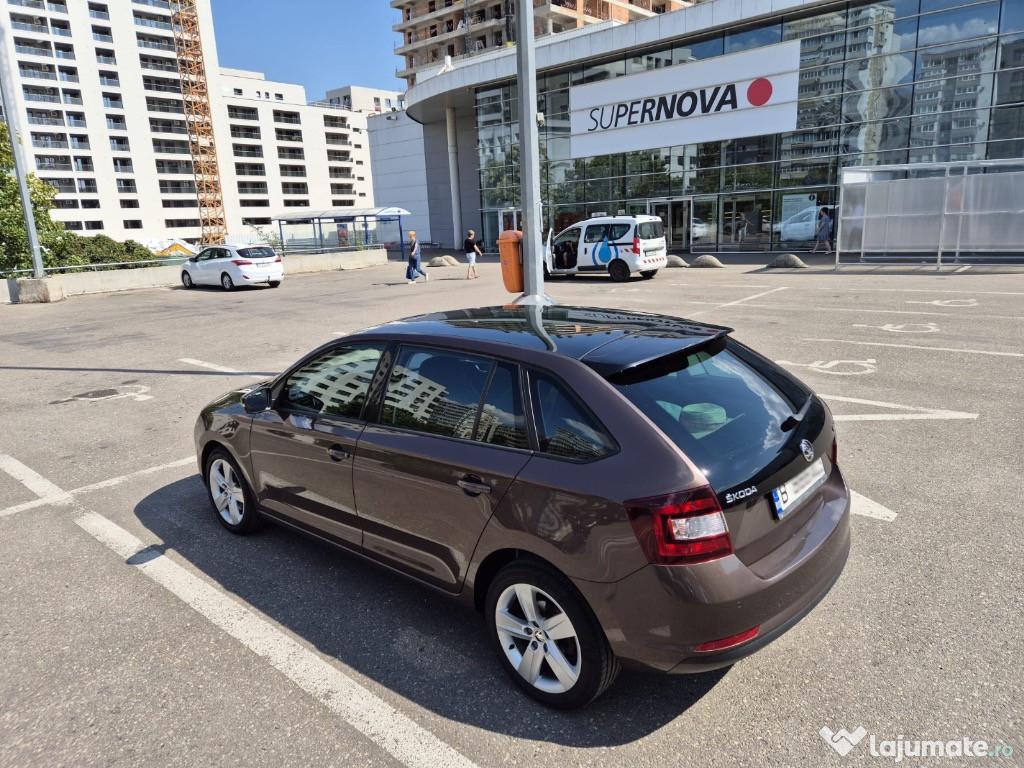 Skoda Rapid Spaceback | Plafon Panoramic + Pachet Black 1.2TSi 110h