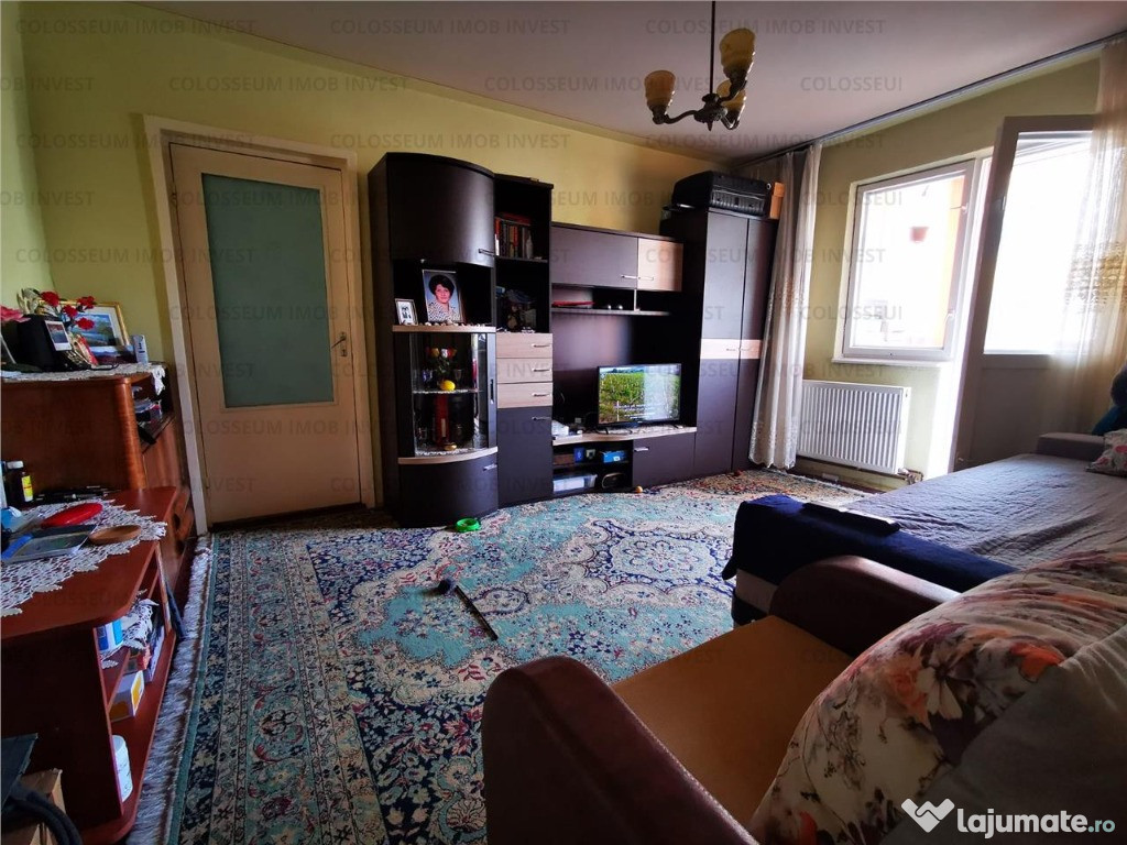 Apartament 2 camere, semidecomandat - zona Noua