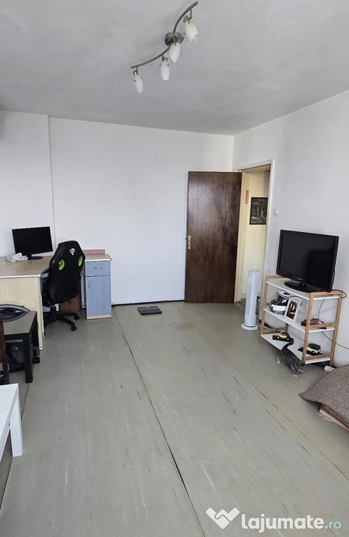 2 camere Obregia Covasna loc de parcare