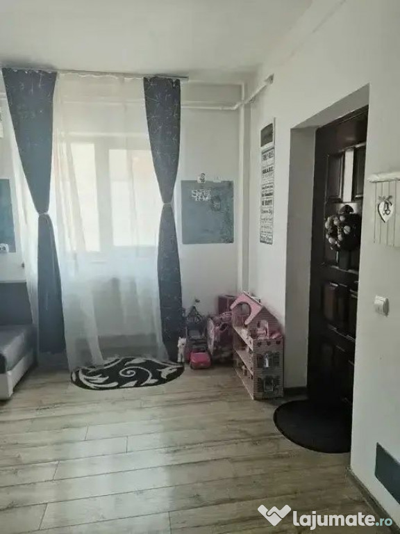 Apartament 2 camere 45 mp parter utilat și mobilat la 10...