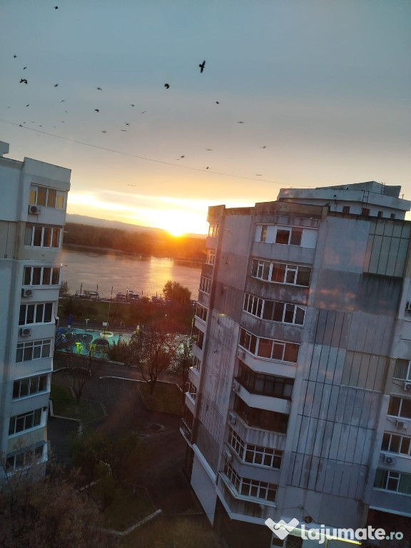 Apartament 3 camere, vedere Dunare, zona Calarasi