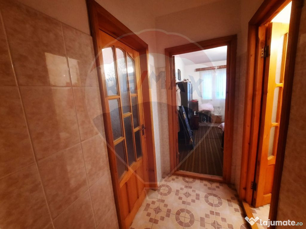 Apartament cu 3 camere în zona Sud