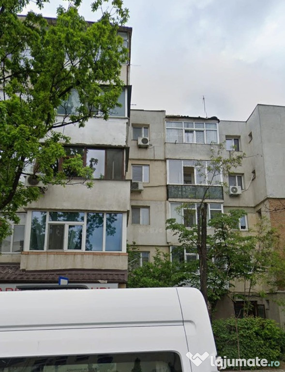 Apartament 2 camere, Semidecomandat, Baza 3