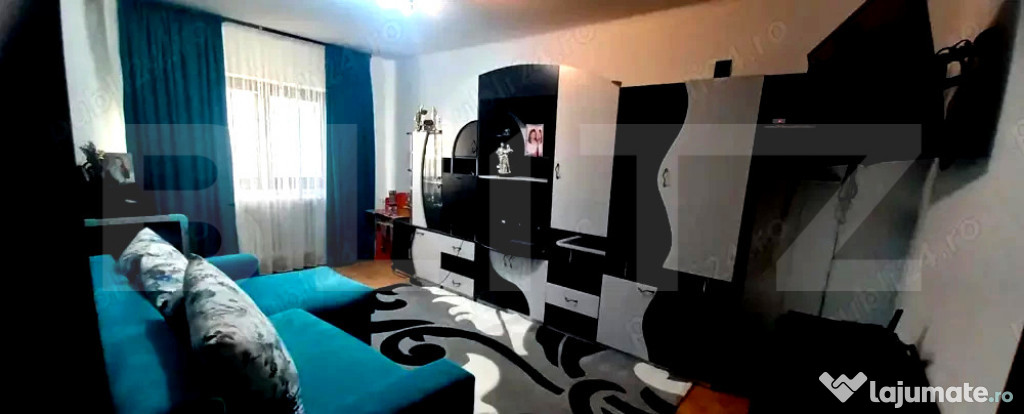 Apartament de vanzare, cu 3 camere, decomandat, 58 mp, zona