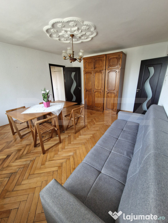 Apartament 2 camere, 56 mp, semidecomandat, zona Zamca