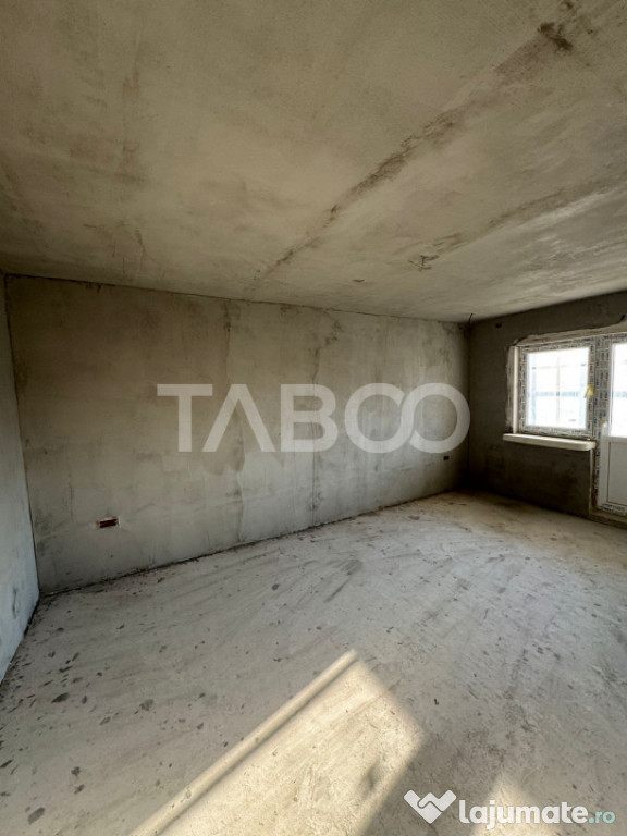 Apartament 3 camere de vanzare decomandat 56mp zona Valea Au