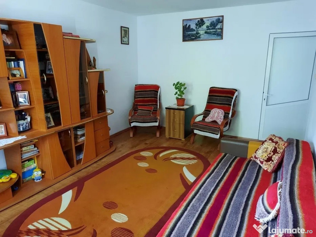 APARTAMENT 3 CAMERE -ET 1