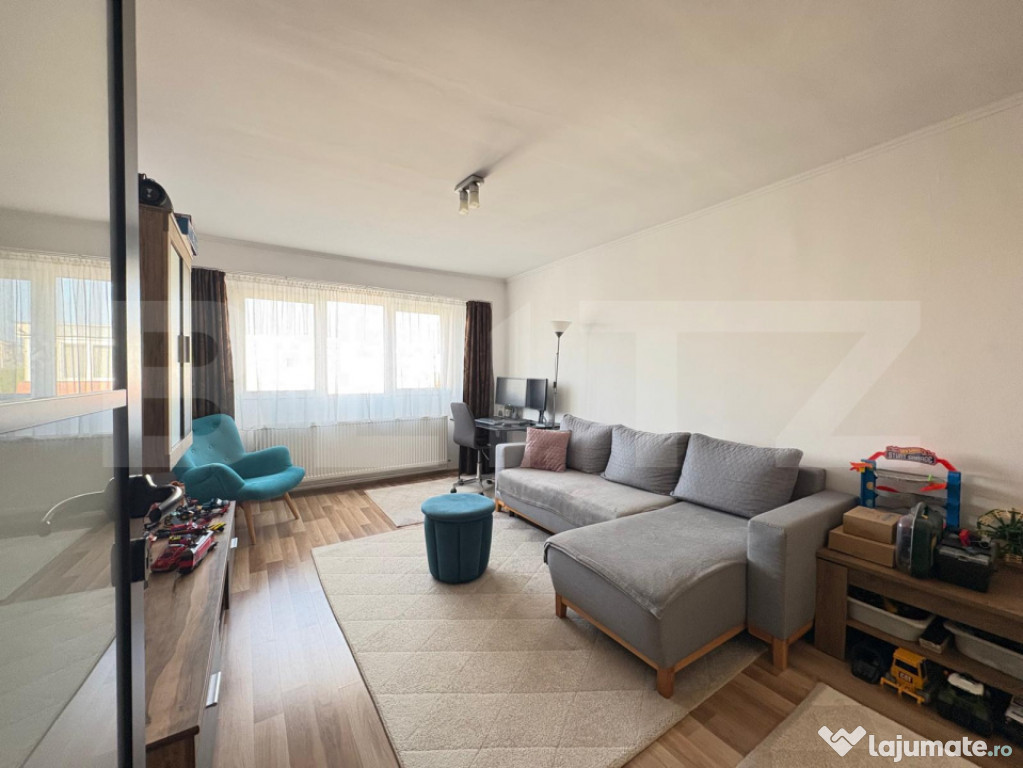 Apartament cu 2 camere decomandate in zona Tasnad