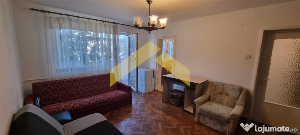 Apartament cu 1 camera de , zona Aurel Vlaicu